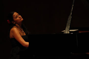 Laura Lambuley - Piano
